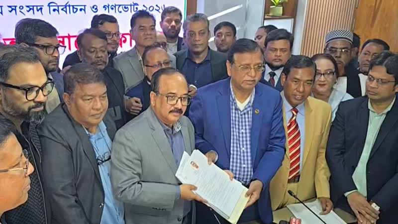 তারেক রহমান ঢাকা ১৭ আসনে মনোনয়নপত্র জমা দিলেন