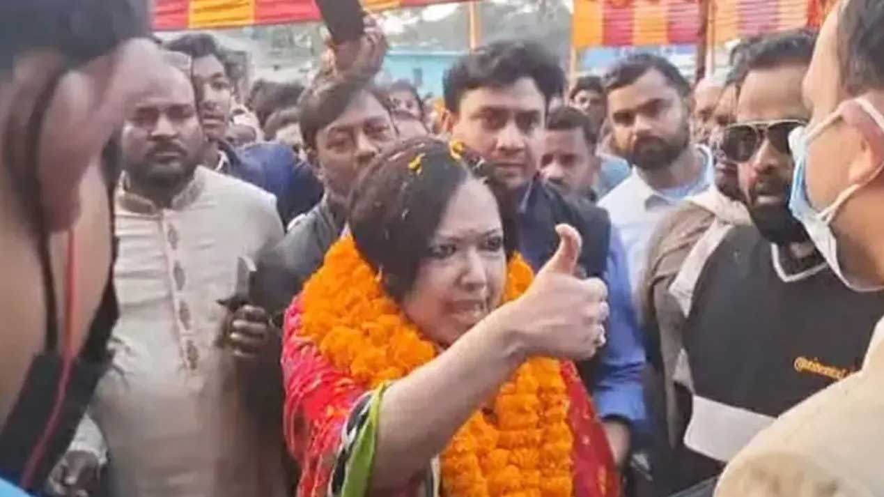 নির্বাহী ম্যাজিস্ট্রেটকে বৃদ্ধাঙ্গুলি দেখানোর বিষয়ে যে ব্যাখ্যা দিলেন রুমিন ফারহানা