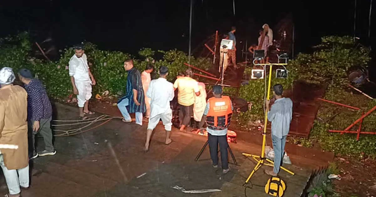 ঈদে ঘুরতে বেরিয়ে ব্রহ্মপুত্রে ভাসমান সেতু উল্টে ভাই-বোনসহ নিহত ৫