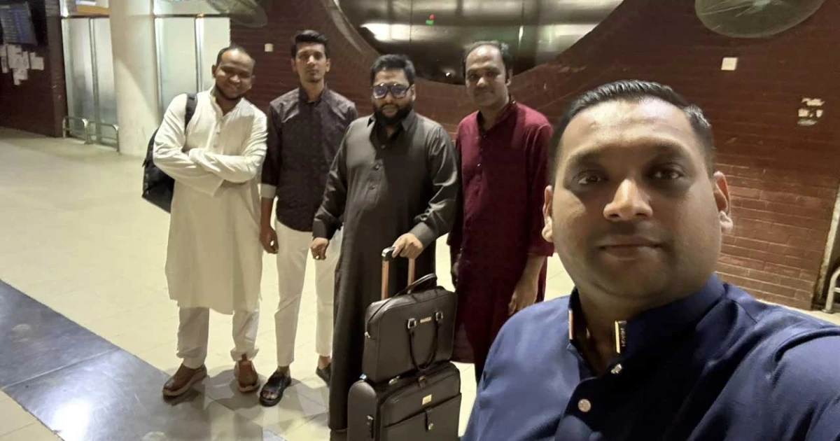 দেশ ছাড়লেন নবীন পাঞ্জাবির মালিক