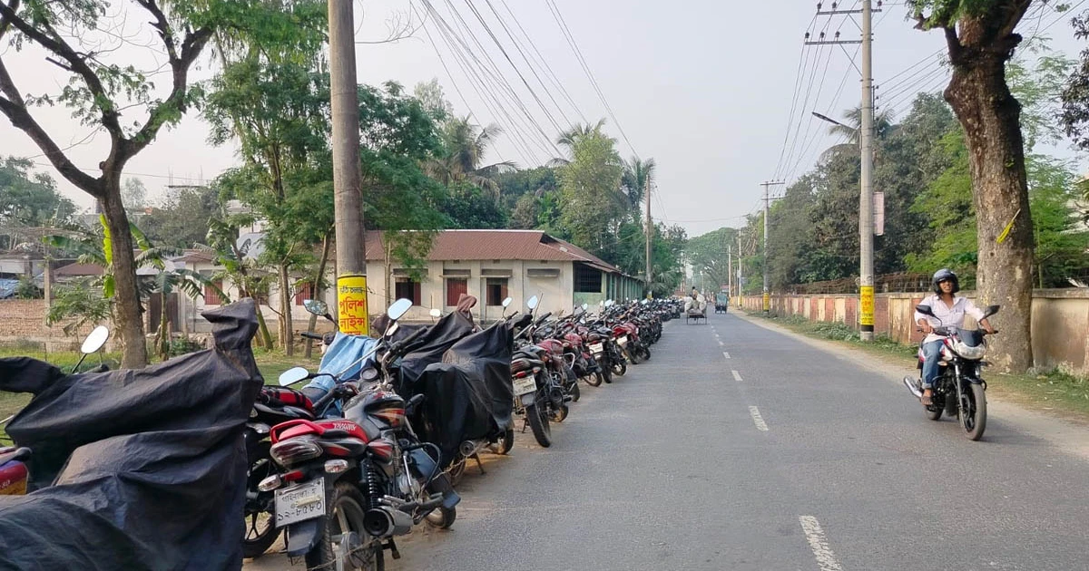 আগের দিনে টাকা দিয়ে পাহাড়ায় বাইক সিন্ডিকেট ভাঙ্গবে কে?