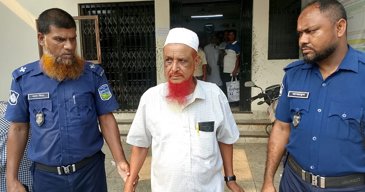 ময়মনসিংহ সদর সাব রেজিস্ট্রি অফিসে জালিয়াতি চক্রের সদস্য আটক