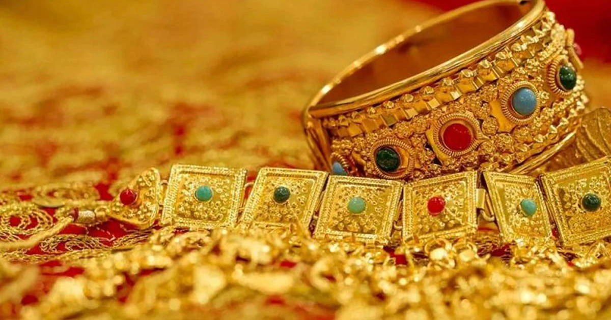 দেশে স্বর্ণের দাম আরও কমল