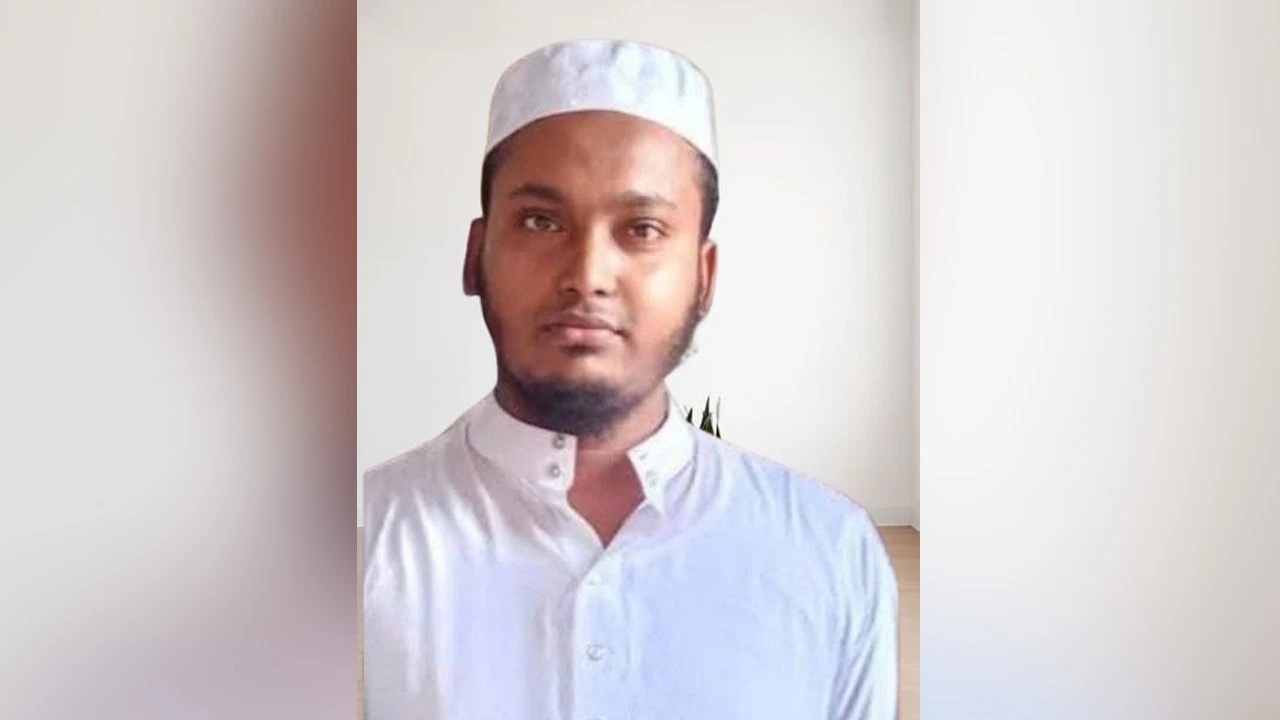 নামাজে পড়াতে যাওয়ার পথে প্রাণ গেল খতিবের