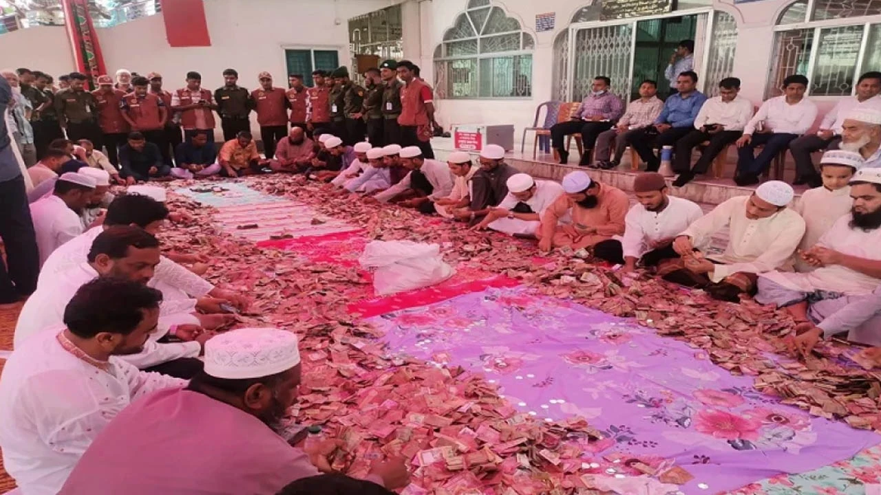 মাজারের দানবক্সে প্রধানমন্ত্রীকে লেখা চিঠিতে কী আছে