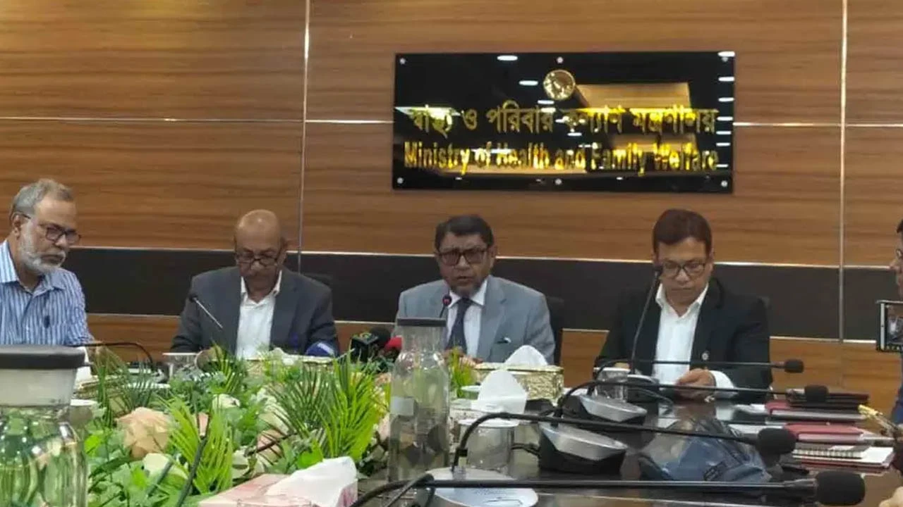 বন্যাকবলিত ১১ জেলায় চিকিৎসক-স্বাস্থ্যকর্মীদের ছুটি বাতিল