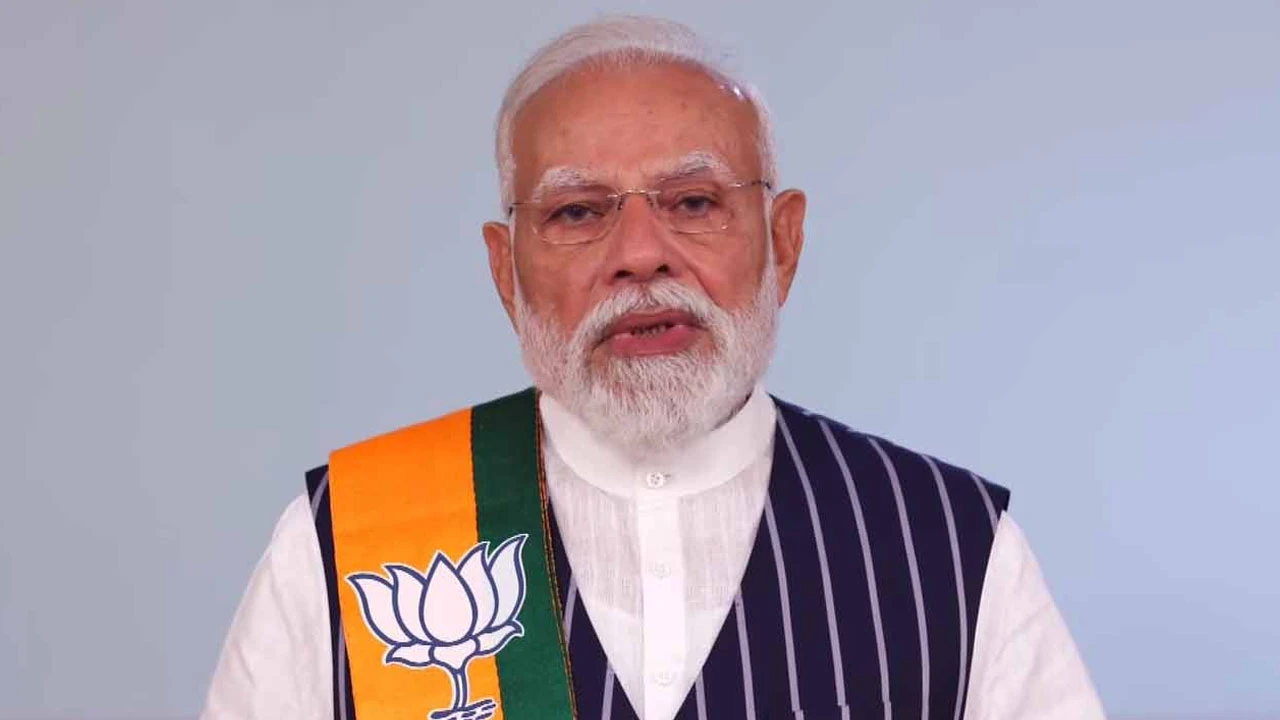 রাজনৈতিক সংকটে মোদি