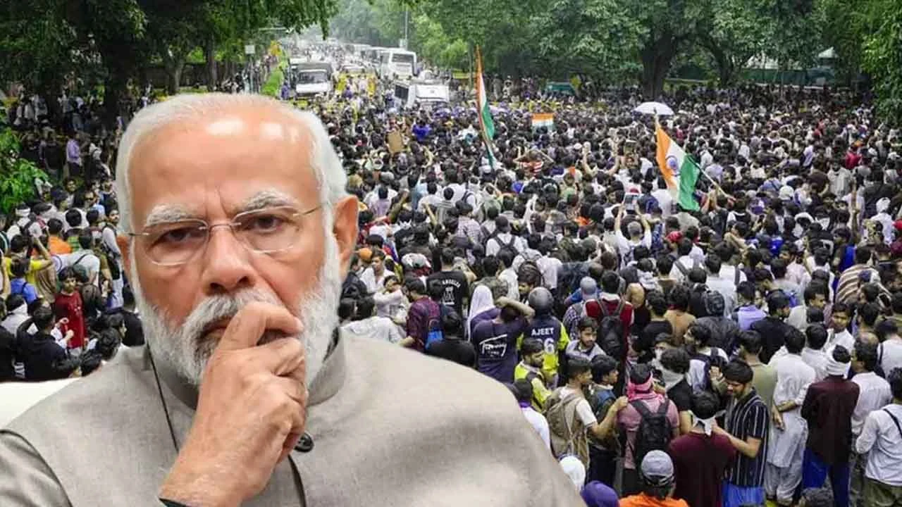 আন্দোলনে কাঁপছে দিল্লি, চাপের মুখে মোদি